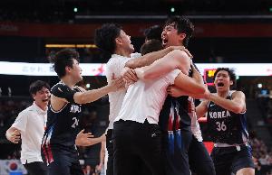 🏀亚运男篮-李贤重狂轰27+18&下半场22分 韩国胜东道主日本夺冠
